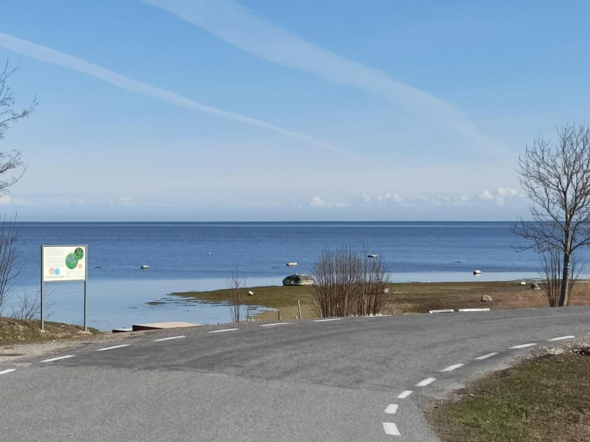 Meie Hiiumaa Majutus Kaerdlas Exterior photo
